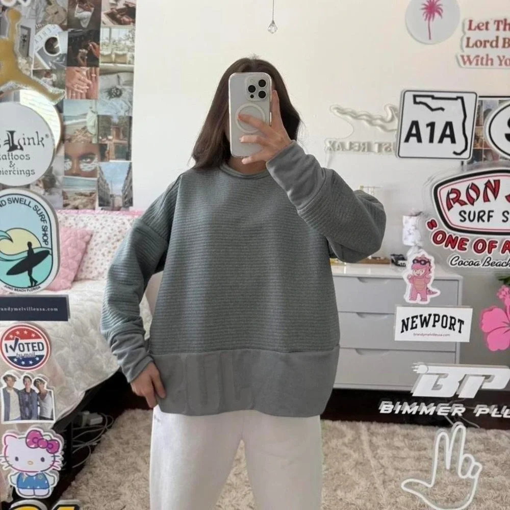 grey nike crewneck sweatshirt